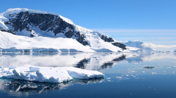 Antarctic ice shelves experience minor changes in surface melt, finds ...